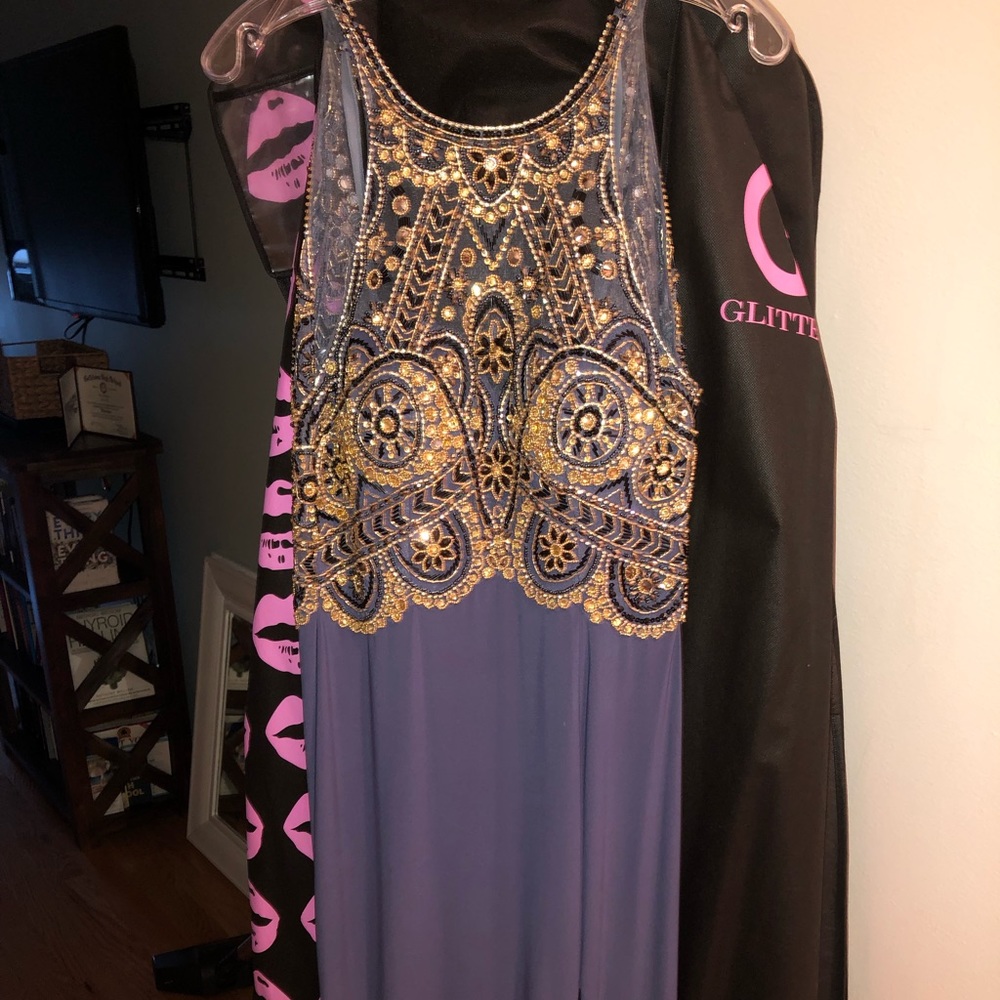 I am selling my prom dress from prom 2018!